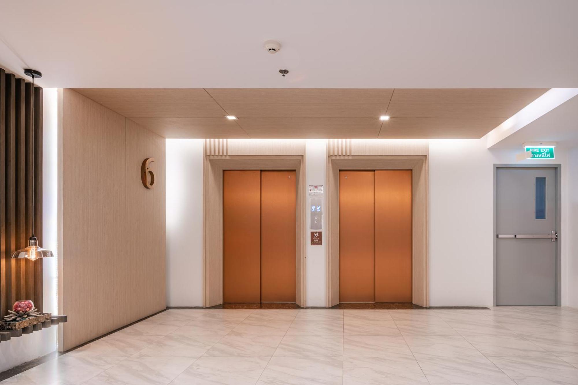 Samyan Serene Hotel Bangkok Exterior photo